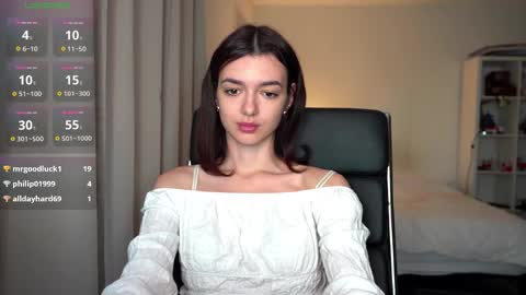 Olivia online show from November 5, 2025, 11:05 pm