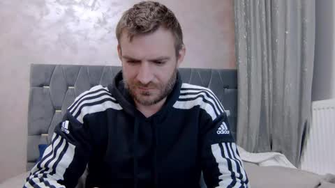 Snapshot of 10in_deluxe chatting on March 3, 2026, 7:14 am 10in_deluxe online show from March 3, 2026, 7:14 am