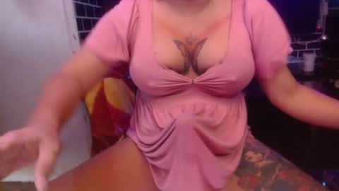  i am trixie im Your Selfsucking Mistress  online show from December 2, 2025, 12:49 am