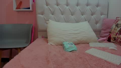 Snapshot of 18candy chatting on January 18, 2025, 10:17 am 18candy online show from January 18, 2025, 10:17 am