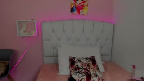 Snapshot of 18candy chatting on February 2, 2026, 10:52 pm 18candy online show from February 2, 2026, 10:52 pm