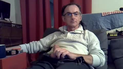 Snapshot of 18remy45 chatting on October 21, 2025, 8:31 pm 18remy45 online show from October 21, 2025, 8:31 pm