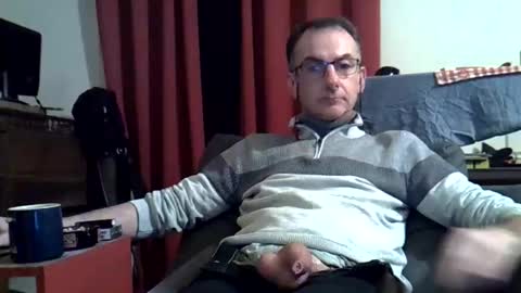 Snapshot of 18remy45 chatting on December 2, 2025, 8:37 pm 18remy45 online show from December 2, 2025, 8:37 pm