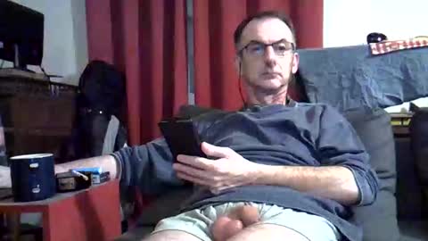 Snapshot of 18remy45 chatting on December 19, 2025, 9:11 pm 18remy45 online show from December 19, 2025, 9:11 pm