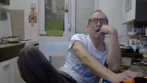 Snapshot of 1973man chatting on February 10, 2026, 1:53 am 1973man online show from February 10, 2026, 1:53 am