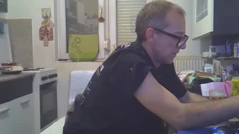 Snapshot of 1973man chatting on February 16, 2026, 9:33 pm 1973man online show from February 16, 2026, 9:33 pm