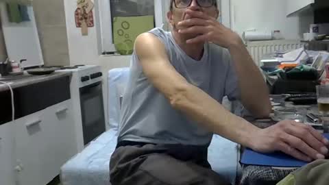 Snapshot of 1973man chatting on March 1, 2026, 7:27 pm 1973man online show from March 1, 2026, 7:27 pm