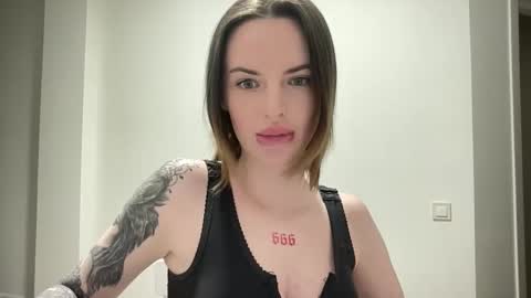 Snapshot of 1dove chatting on October 15, 2025, 8:20 pm DOVE online show from October 15, 2025, 8:20 pm