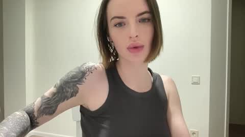 Snapshot of 1dove chatting on November 21, 2025, 7:01 pm DOVE online show from November 21, 2025, 7:01 pm