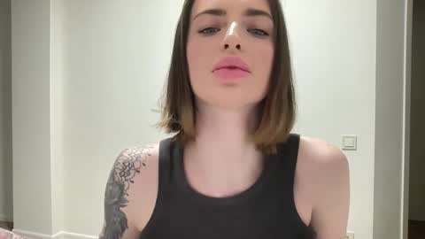 Snapshot of 1dove chatting on February 9, 2026, 10:14 pm DOVE online show from February 9, 2026, 10:14 pm