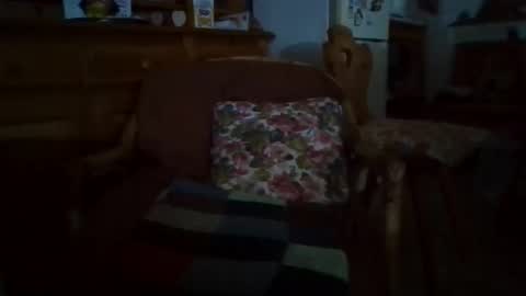 Snapshot of 1guido chatting on December 4, 2025, 5:43 pm Guido online show from December 4, 2025, 5:43 pm