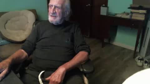 Snapshot of 1handyanddee chatting on November 14, 2025, 2:43 am 1handyanddee online show from November 14, 2025, 2:43 am