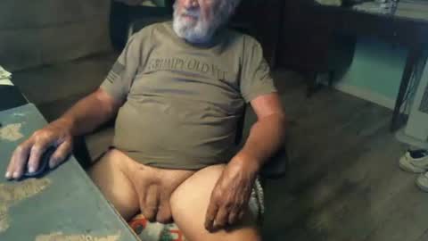 1handyanddee online show from May 5, 2026, 1:35 am