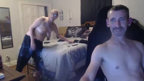 1hotcouple2c online show from October 11, 2025, 12:10 am