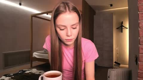 Snapshot of 1i1ypa1mer chatting on November 15, 2025, 12:52 am Lily 3 online show from November 15, 2025, 12:52 am