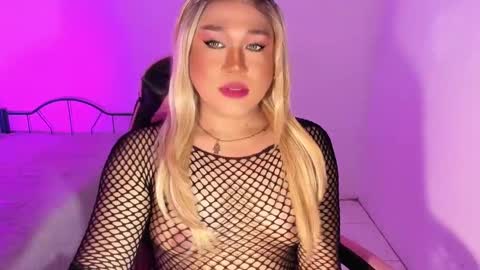 Snapshot of 1lovelymess chatting on October 17, 2025, 3:10 am 1lovelymess online show from October 17, 2025, 3:10 am