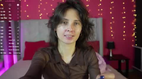 Marie online show from November 9, 2025, 6:06 pm