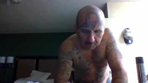 Snapshot of 1nastya8 chatting on December 17, 2025, 1:22 am TheShyOne18 online show from December 17, 2025, 1:22 am