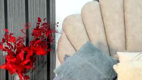 Snapshot of 1naughty_milf chatting on January 6, 2026, 11:25 am Luisa online show from January 6, 2026, 11:25 am