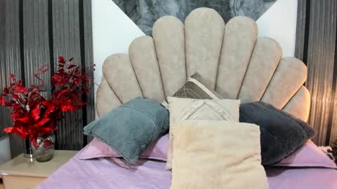 Snapshot of 1naughty_milf chatting on January 7, 2026, 12:40 pm Luisa online show from January 7, 2026, 12:40 pm