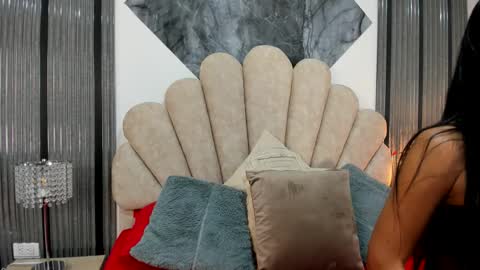 Snapshot of 1naughty_milf chatting on January 13, 2026, 1:38 pm Luisa online show from January 13, 2026, 1:38 pm