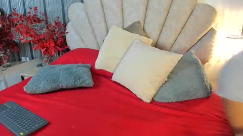 Snapshot of 1naughty_milf chatting on January 19, 2026, 2:21 pm Luisa online show from January 19, 2026, 2:21 pm