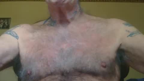 Snapshot of 1pizza_6beers___ chatting on November 10, 2025, 2:38 pm Pizza online show from November 10, 2025, 2:38 pm