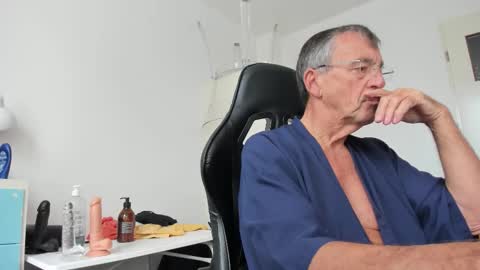 Henk online show from October 12, 2025, 11:09 am