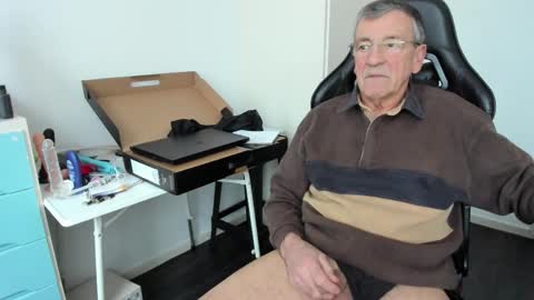 Snapshot of 200gentleman chatting on February 5, 2026, 3:27 pm Henk online show from February 5, 2026, 3:27 pm