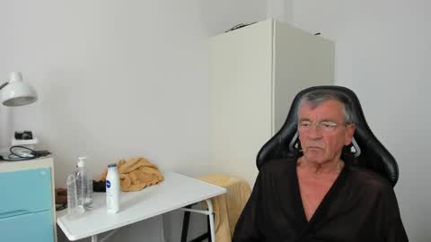Henk online show from May 17, 2026, 11:06 am