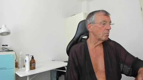 Henk online show from May 31, 2026, 10:33 am