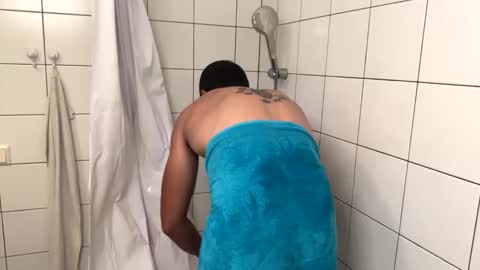 Snapshot of 2025rob chatting on November 10, 2025, 5:23 pm 2025rob online show from November 10, 2025, 5:23 pm