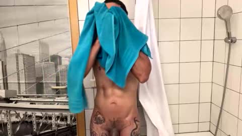 Snapshot of 2025rob chatting on November 19, 2025, 5:24 pm 2025rob online show from November 19, 2025, 5:24 pm