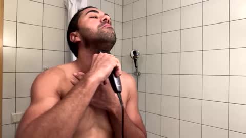 Snapshot of 2025rob chatting on December 21, 2025, 12:01 pm 2025rob online show from December 21, 2025, 12:01 pm