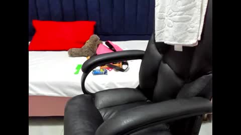 Isabella online show from February 28, 2025, 11:36 am