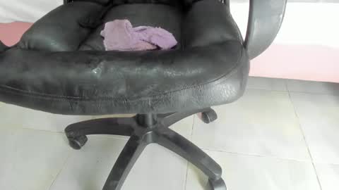 Isabella online show from March 6, 2025, 1:57 pm