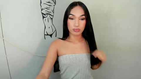 Snapshot of 2damnh0t_slut chatting on February 15, 2025, 6:23 am haduki online show from February 15, 2025, 6:23 am