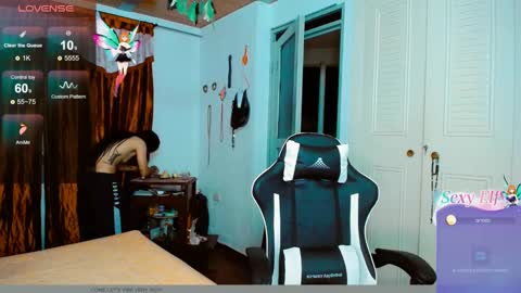 Snapshot of 2girls__dream chatting on January 20, 2025, 9:13 am samantha sharon online show from January 20, 2025, 9:13 am