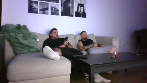 2hotdudes13 online show from December 19, 2025, 6:31 am