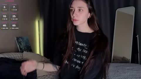 Lina       free control in pvt online show from March 19, 2026, 6:23 pm