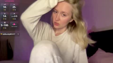 Snapshot of 2kepler22b chatting on October 29, 2025, 8:10 pm . online show from October 29, 2025, 8:10 pm