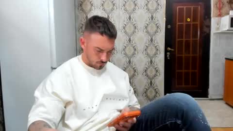 2sexymuscles online show from May 28, 2026, 8:17 pm
