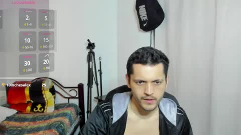 Alex THE BIG SNAKE DUDE online show from June 6, 2026, 9:30 pm