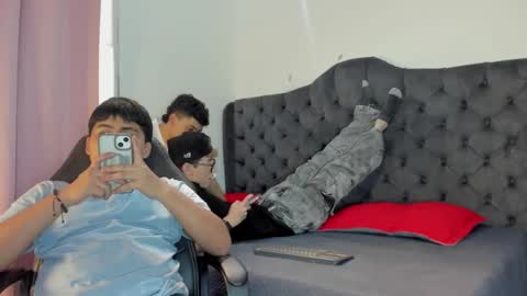 Guy 1  Guy 2  Guy 3. online show from November 15, 2025, 7:21 pm