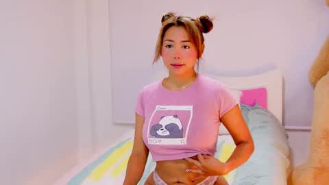 independent model online show from February 4, 2025, 9:49 am