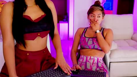 independent model online show from February 28, 2025, 9:04 am