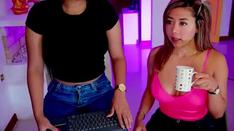 independent model online show from March 6, 2025, 9:03 am