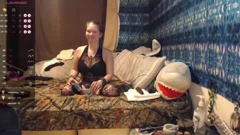 420stonerchick online show from May 15, 2026, 1:07 pm