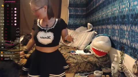 420stonerchick online show from May 22, 2026, 1:28 pm