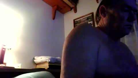 Snapshot of 5432longer1 chatting on January 7, 2026, 7:22 am longer online show from January 7, 2026, 7:22 am